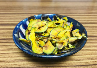 【野菜レシピ／カボチャ】レンジで簡単。子供も喜ぶノンフライ「かぼちゃチップス」を作る