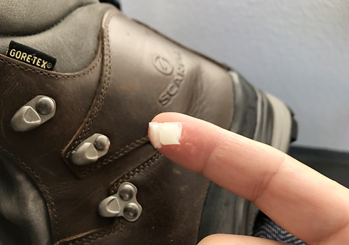 コロニルのレザーワックスで保湿&防水革靴のメンテナンス方法