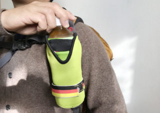 【登山／アイテム】リュックの肩にドリンクホルダを取り付け。これ楽チンです！
