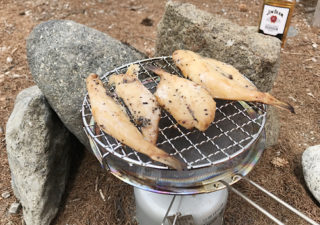 【登山／キャンプ飯】フグの炙りにタラ肝缶！山に来て海の幸を楽しむテント泊！