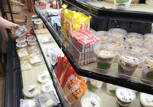 ABCマートグアムは日本食も買えるコンビニ