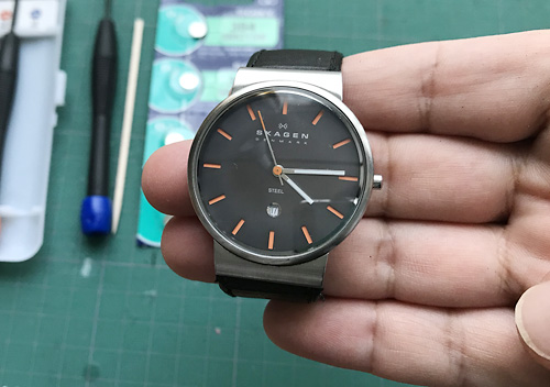 スカーゲンの腕時計_簡単電池交換