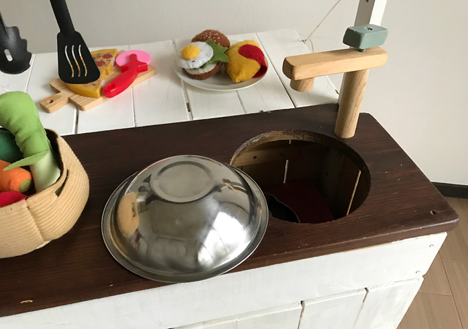 簡単DIYカフェ風ママごとキッチンの作り方