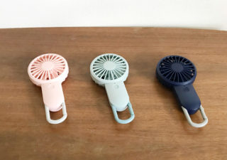 【夏／熱中症対策】２重羽＆コンパクトなボディから強烈な風がたまらない。リズム時計のおすすめハンディ扇風機。