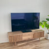 【インテリア雑貨／テレビ台】起立木工の無垢材テレビボード「KISSUI」は細脚で可愛いんだ