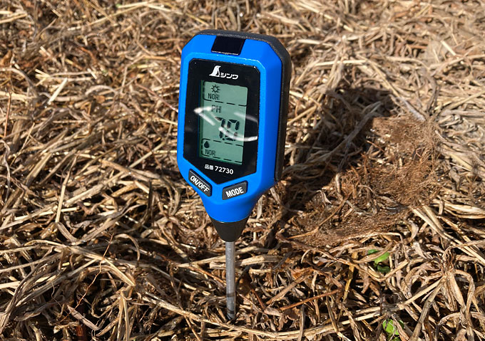 デジタル酸度計（pHスケール）ペーハー計測器／測り方／水分濡らす乾燥土壌／温度計・湿度計簡単計測