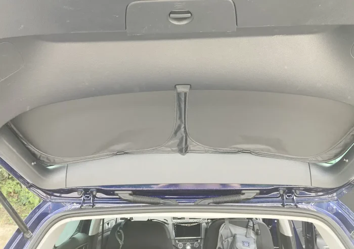 フォルクスワーゲン・ゴルフ７にゴルフ８用のサンシェードを取り付けてみた／適合／窓サイズは同じ？／VWgolf7/CAR SUNSHADE／車中泊用カーテン／夏車内の暑さ対策／フルスモーク／カーフィルム